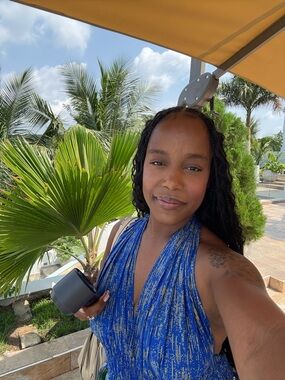 Meet your Posher, Aja